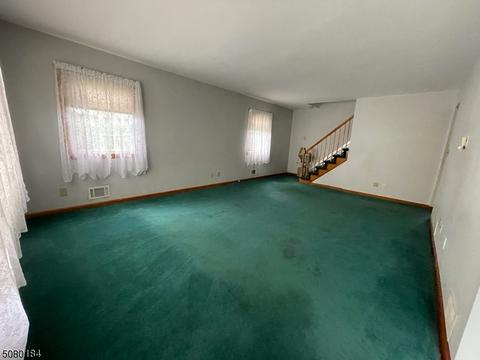 132 Chestnut St, Middlesex, NJ 08846 photo 2