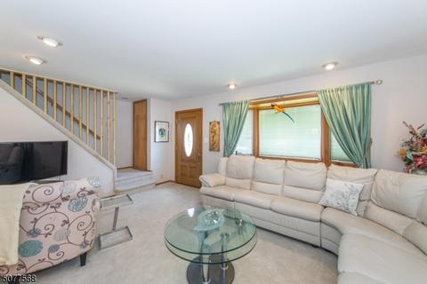 36 Graham Ave, Wayne, NJ 07470 photo 2