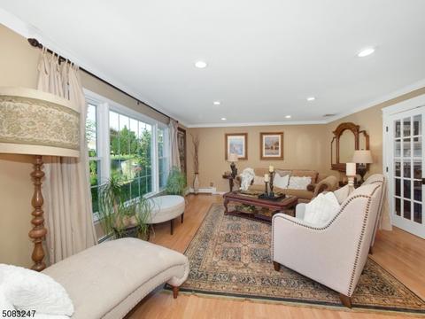 46 Gibbs Dr, Wayne, NJ 07470 photo 3