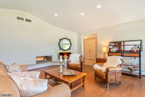 63 Chopin Dr, Wayne, NJ 07470 photo 6