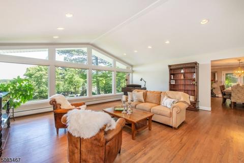63 Chopin Dr, Wayne, NJ 07470 photo 4