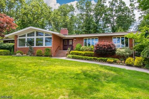 63 Chopin Dr, Wayne, NJ 07470 photo 2