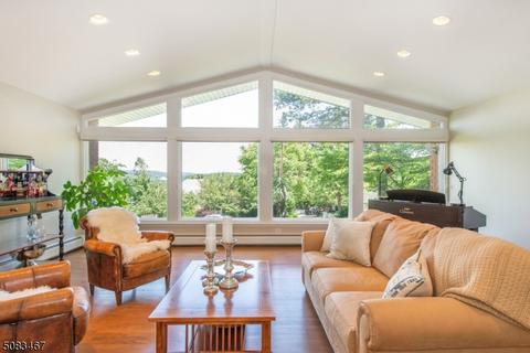 63 Chopin Dr, Wayne, NJ 07470 photo 5