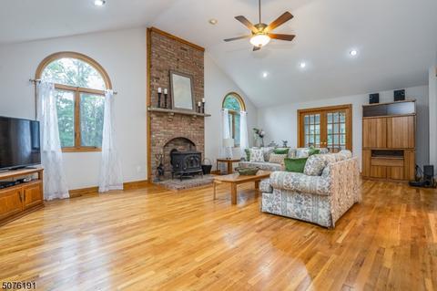 52 Circle Dr, Hampton, NJ 08827 photo 6