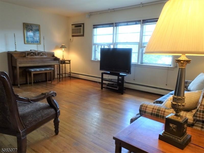  16 Pond St, Clifton, NJ 07013 photo 6