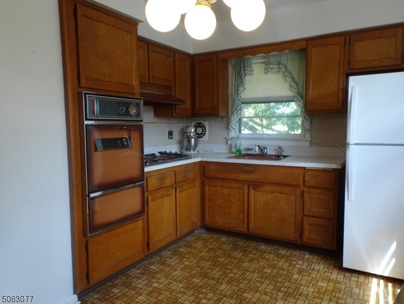  16 Pond St, Clifton, NJ 07013 photo 4