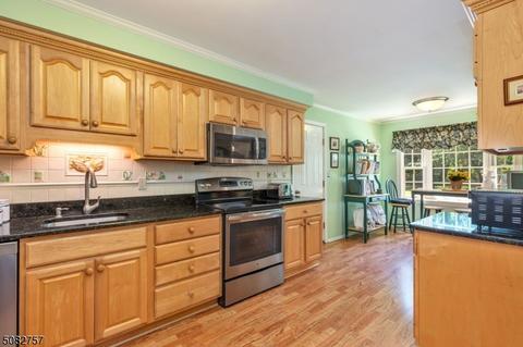 37 Robin Ct, Hampton, NJ 08827 photo 6