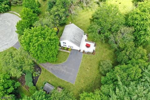 37 Robin Ct, Hampton, NJ 08827 photo 2