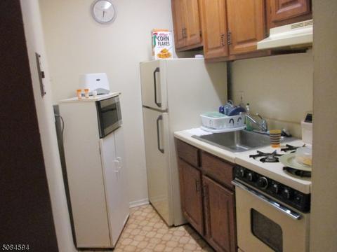 444 River Rd #E, Nutley, NJ 07110 photo 3