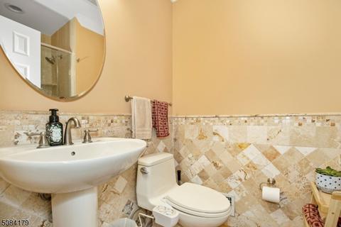 80 Sturbridge Cir, Wayne, NJ 07470 photo 11