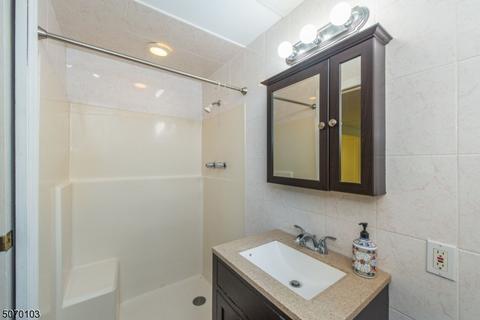 38 Peterson Rd, Wayne, NJ 07470 photo 15
