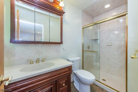 38 Peterson Rd, Wayne, NJ 07470 photo 12