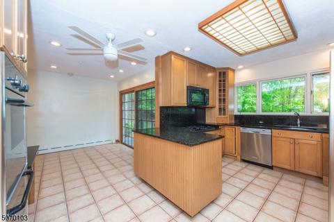 38 Peterson Rd, Wayne, NJ 07470 photo 6