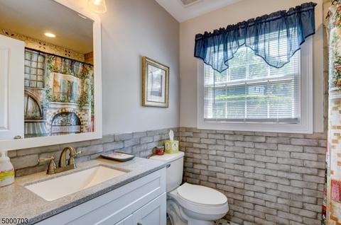 5 Scribner Pl, Wayne, NJ 07470 photo 18