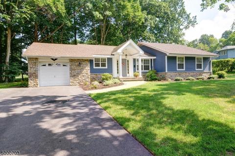 5 Scribner Pl, Wayne, NJ 07470 photo 2