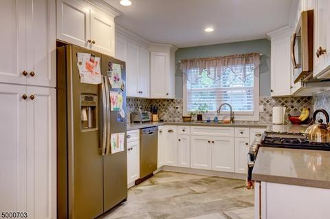 5 Scribner Pl, Wayne, NJ 07470 photo 8