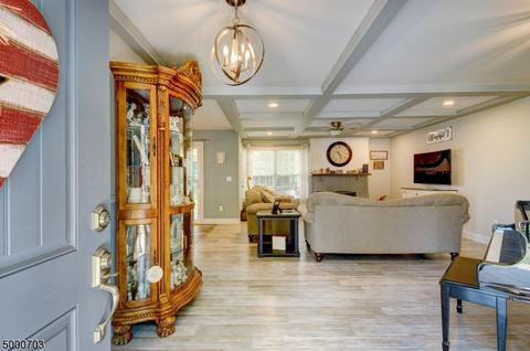 5 Scribner Pl, Wayne, NJ 07470 photo 4