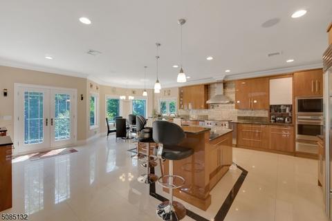 14 Madden Ct, Edison, NJ 08820 photo 10