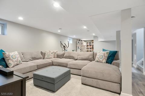 44 Schaefer Rd, Maplewood, NJ 07040 photo 18