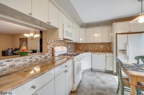 88 Woodward Ln, Basking Ridge, NJ 07920 photo 3