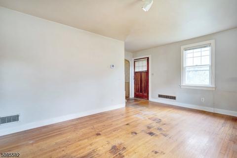 306 Forest Dr, Union, NJ 07083 photo 4