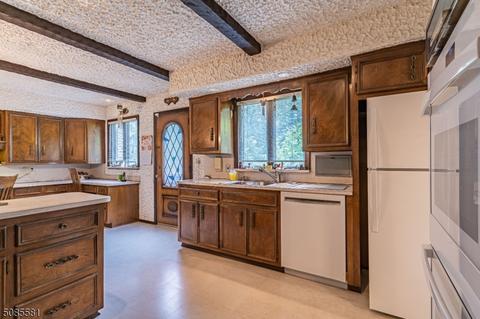 68 Mandon Dr, Wayne, NJ 07470 photo 5