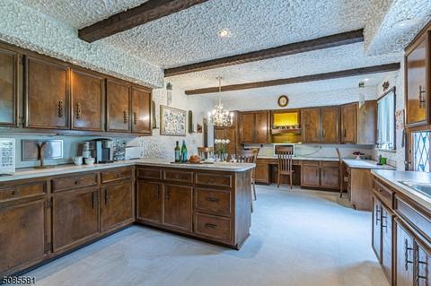68 Mandon Dr, Wayne, NJ 07470 photo 3