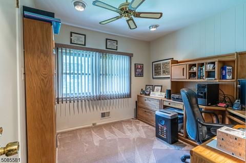 68 Mandon Dr, Wayne, NJ 07470 photo 17