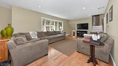 27 Garvey Rd, Wayne, NJ 07470 photo 9