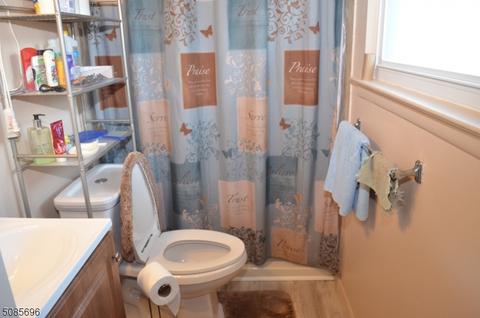 9 Lonanbe Dr, Middlesex, NJ 08846 photo 14