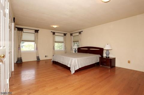 23 Holyoke Rd, Wayne, NJ 07470 photo 16