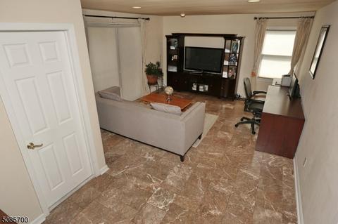23 Holyoke Rd, Wayne, NJ 07470 photo 9
