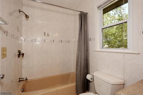 23 Holyoke Rd, Wayne, NJ 07470 photo 19