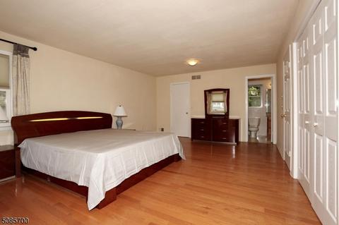 23 Holyoke Rd, Wayne, NJ 07470 photo 17