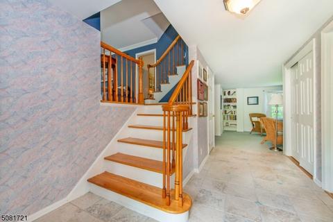 9 Alpine Dr, Wayne, NJ 07470 photo 2