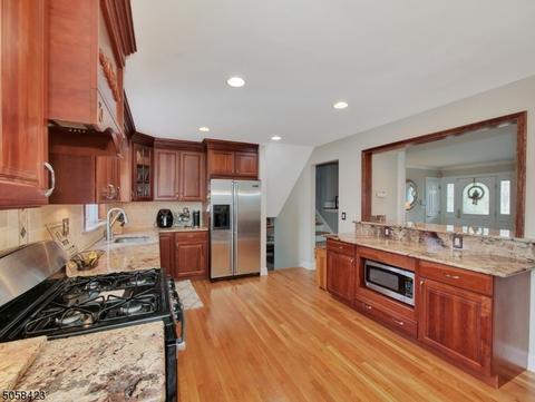 33 Berkley Ct, Wayne, NJ 07470 photo 9