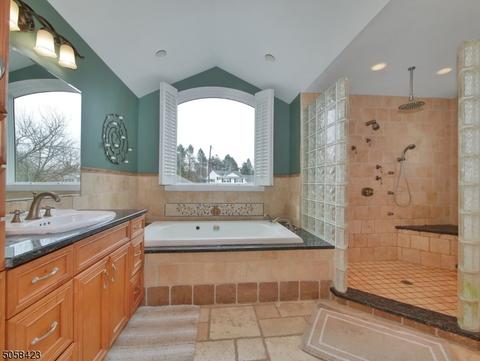 33 Berkley Ct, Wayne, NJ 07470 photo 16