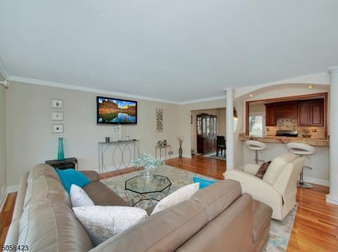 33 Berkley Ct, Wayne, NJ 07470 photo 4