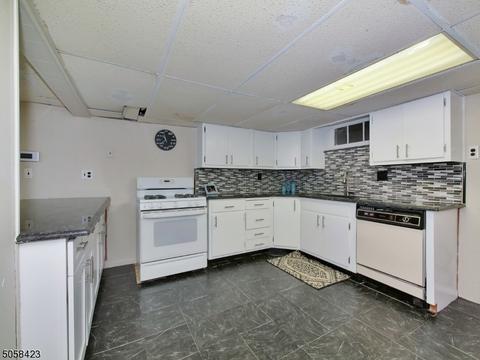 33 Berkley Ct, Wayne, NJ 07470 photo 13