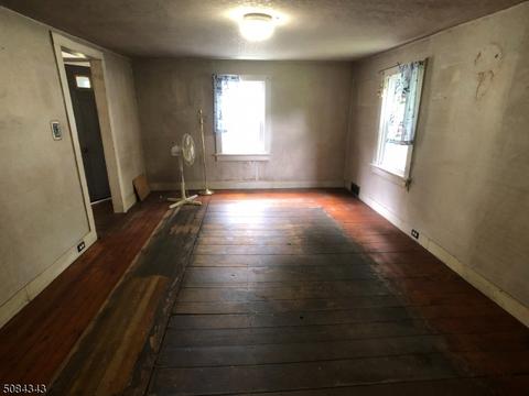 15 Smith St, Hampton, NJ 08827 photo 6