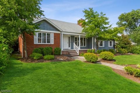 2 Oak St, Clark, NJ 07066 photo 4