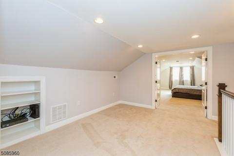 2 Oak St, Clark, NJ 07066 photo 27