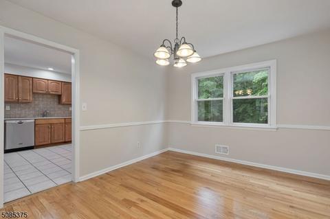 140 Sutton Dr, Berkeley Heights, NJ 07922 photo 6