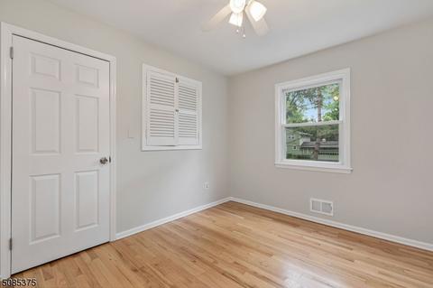140 Sutton Dr, Berkeley Heights, NJ 07922 photo 13