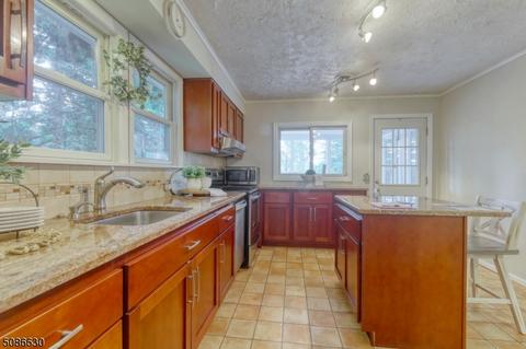 221 Mohawk Trl, Wayne, NJ 07470 photo 8