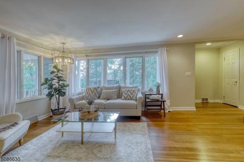 221 Mohawk Trl, Wayne, NJ 07470 photo 10