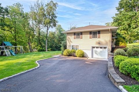 304 Timber Dr, Berkeley Heights, NJ 07922 photo 2