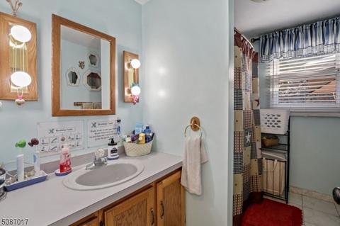 21 Decker Rd, Wanaque Boro, NJ 07420 photo 16