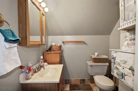 21 Decker Rd, Wanaque Boro, NJ 07420 photo 12