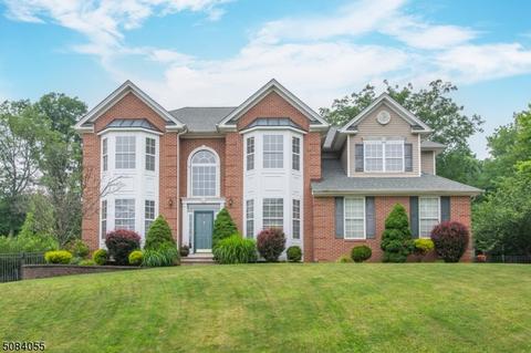 4 Bromley Ct, Hackettstown, NJ 07840 photo 1